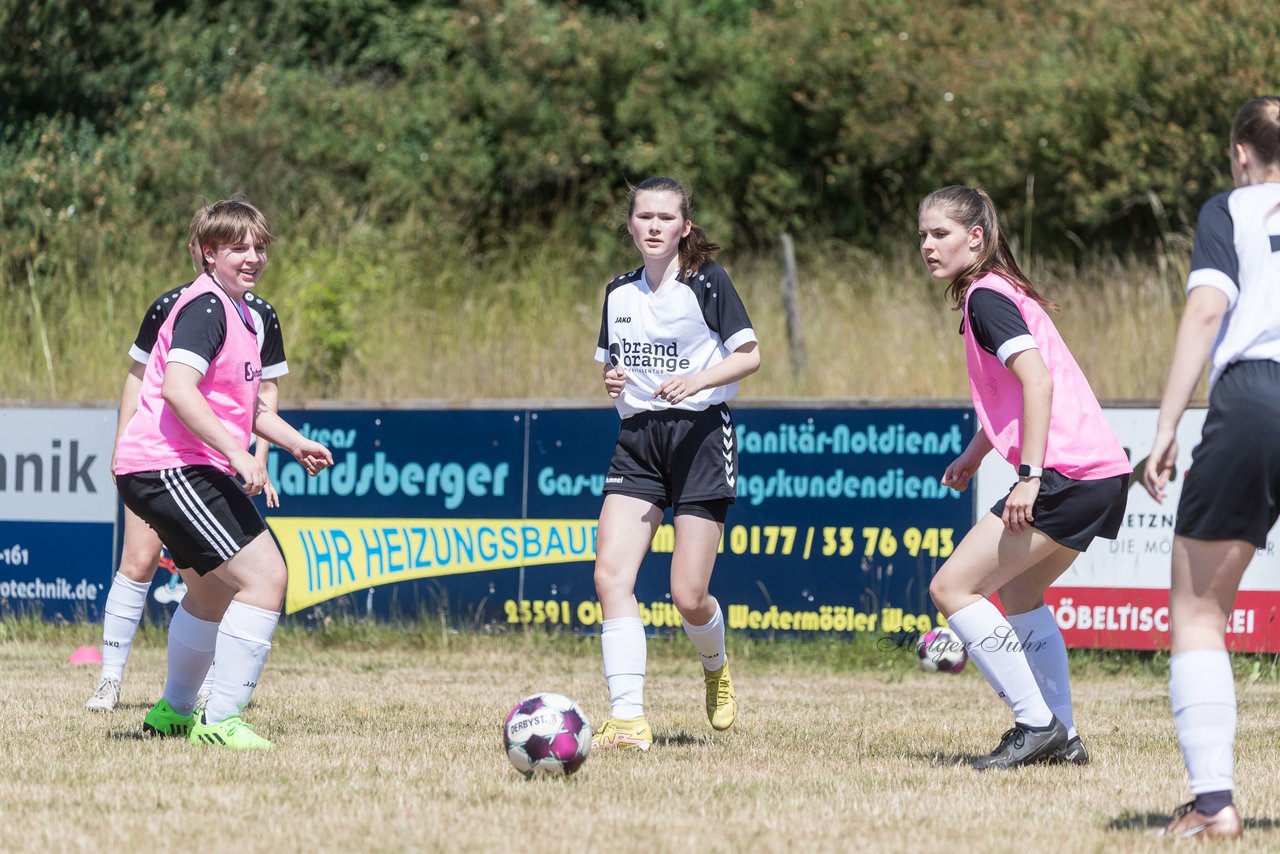 Bild 155 - wBJ TuRa Meldorf/Buesum - JFV Luebeck : Ergebnis: 1:0